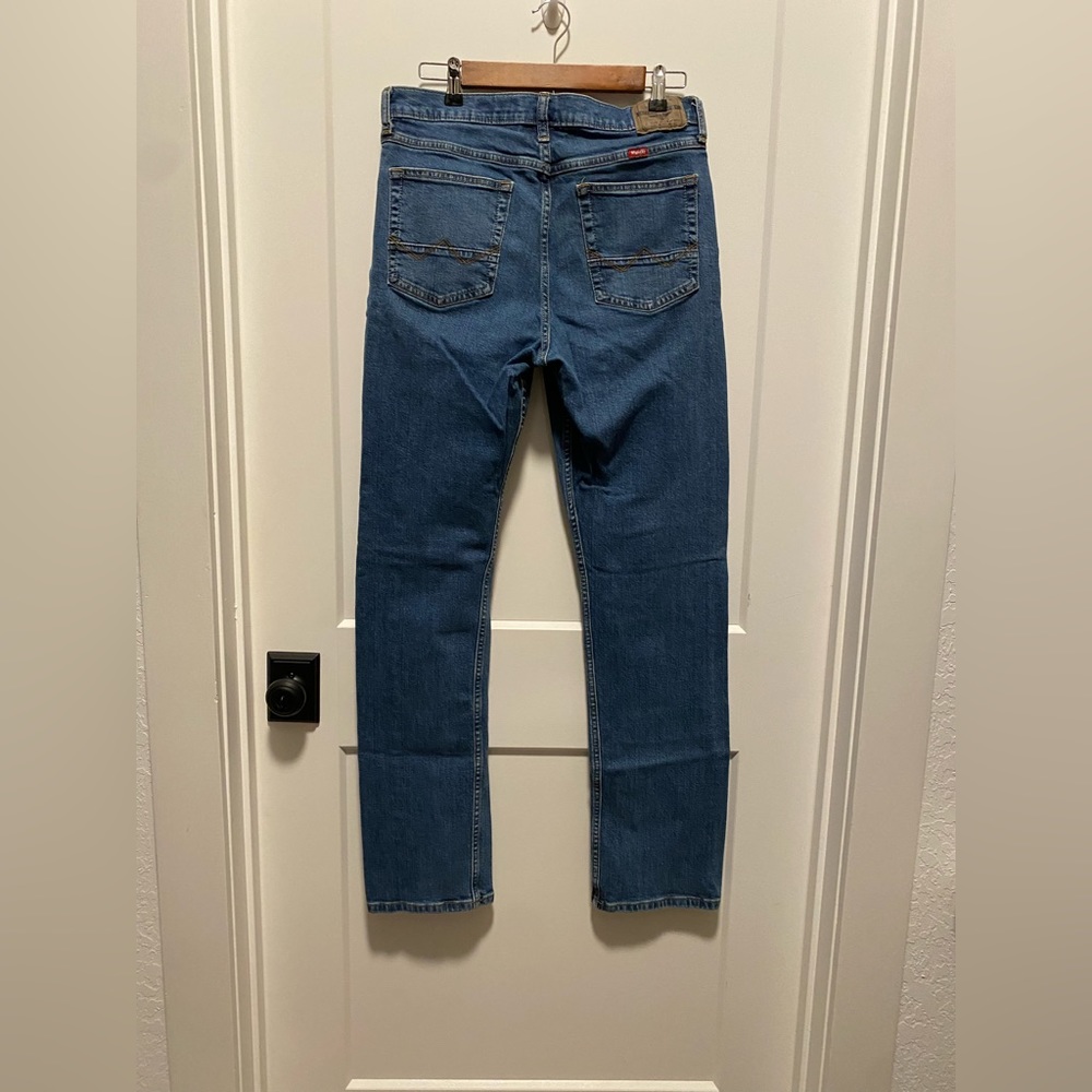Wrangle Slim Straight 33x32